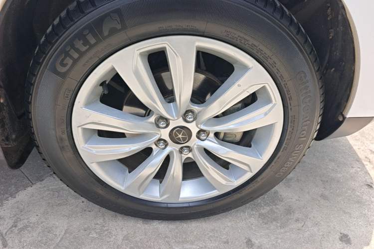 Used JAC Group Refine S5 2015 1.5T Automatic Luxury Model Right Rear Wheel Hub
