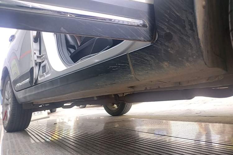 Used JAC Group Refine S5 2015 1.5T Automatic Elite Model Right Side Sill