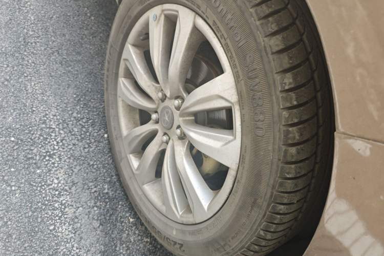 Used JAC Group Refine S5 2015 1.5T Automatic Elite Model Right Front Wheel Hub