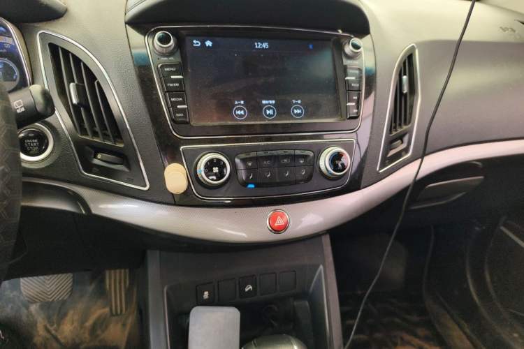Used JAC Group Refine S5 2017 1.5T Automatic E-commerce Edition Audio And AC Panel