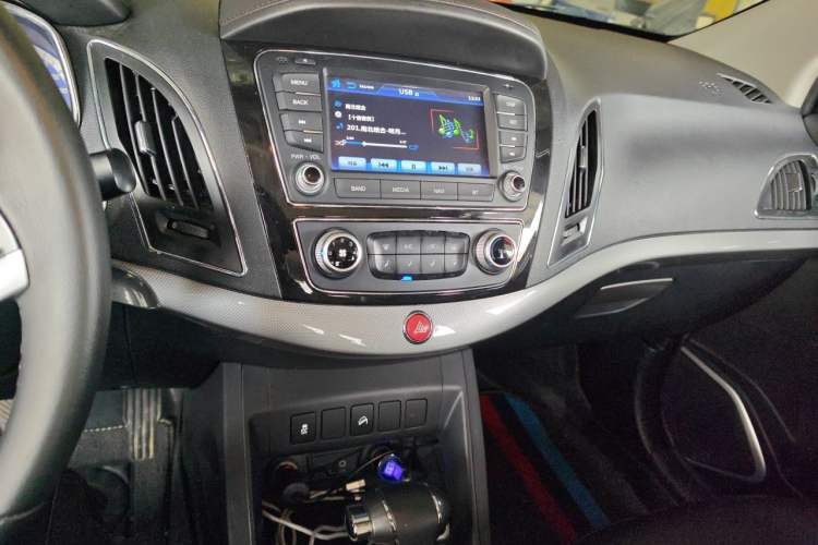 Used JAC Group Refine S5 2017 1.5T Automatic E-commerce Edition Audio And AC Panel