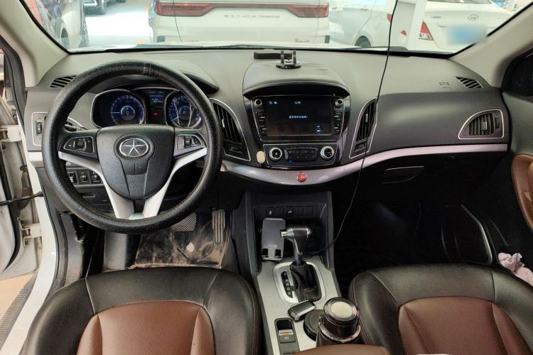 Used JAC Group Refine S5 2017 1.5T Automatic E-commerce Edition Center Console