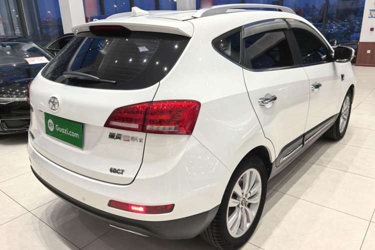 Used JAC Group Refine S5 2017 1.5T Automatic E-commerce Edition Exterior 5
