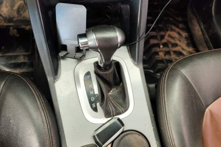 Used JAC Group Refine S5 2017 1.5T Automatic E-commerce Edition Gear Lever