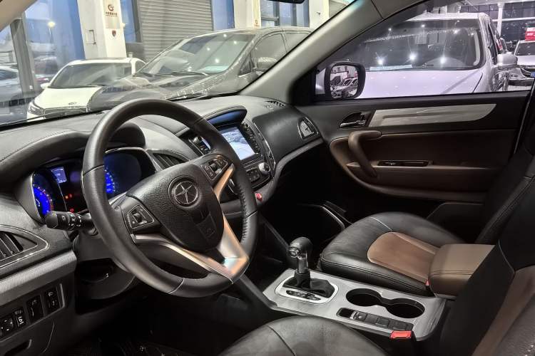 Used JAC Group Refine S5 2017 1.5T Automatic E-commerce Edition Interior 2