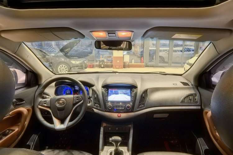Used JAC Group Refine S5 2017 1.5T Automatic E-commerce Edition Interior 3