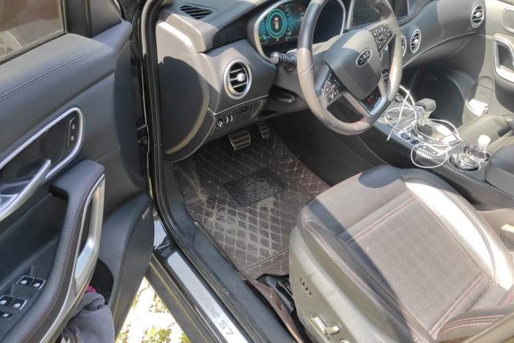 Used JAC Group Refine S7 2017 1.5T Automatic Luxury Smart Model Driver Seat