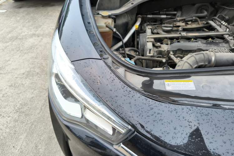 Used JAC Group Refine S7 2017 2.0T Automatic Luxury Model Engine Bay Right