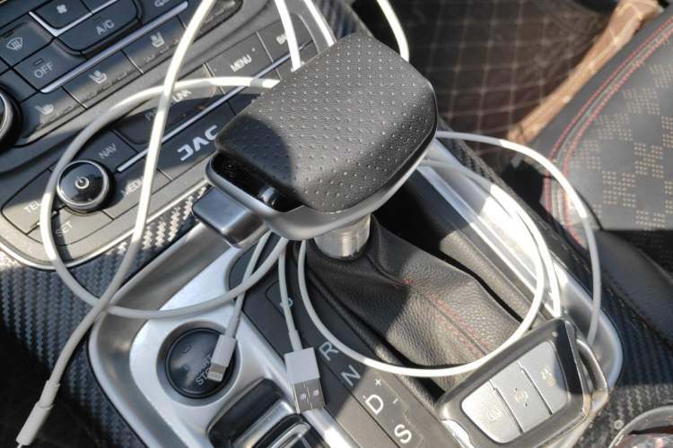 Used JAC Group Refine S7 2017 1.5T Automatic Luxury Smart Model Gear Lever