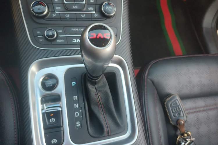 Used JAC Group Refine S7 2017 1.5T Automatic Luxury Model Gear Lever