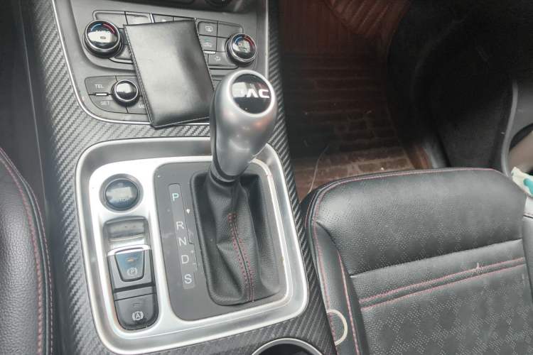 Used JAC Group Refine S7 2017 1.5T Automatic Luxury Model Gear Lever