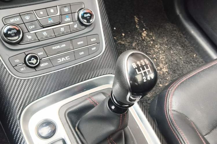 Used JAC Group Refine S7 2017 1.5T Manual Luxury Smart Model Gear Lever