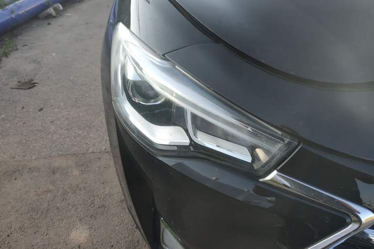 Used JAC Group Refine S7 2017 1.5T Automatic Luxury Model Right Front Headlight