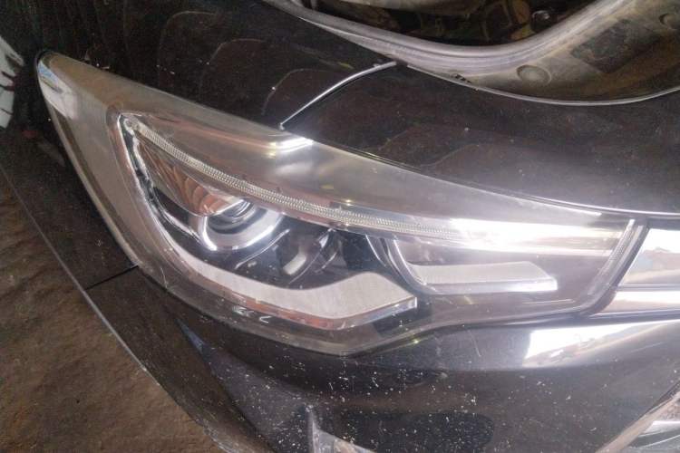 Used JAC Group Refine S7 2017 2.0T Automatic Luxury Smart Version Right Front Headlight