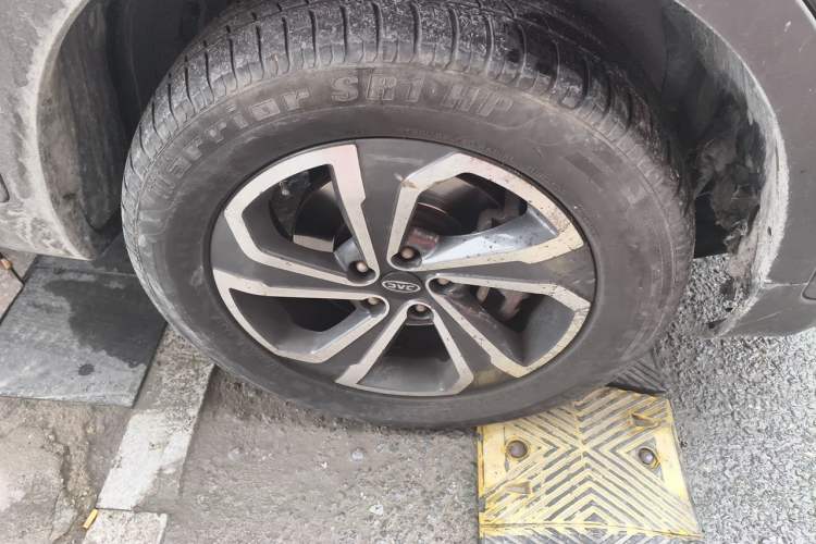 Used JAC Group Refine S7 2017 1.5T Automatic Luxury Model Right Front Wheel Hub