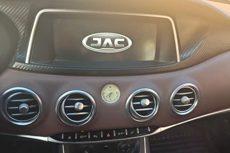 Used JAC Group Refine S7 2017 1.5T Manual Luxury Model Audio And AC Panel