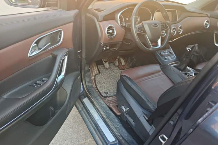 Used JAC Group Refine S7 2017 1.5T Manual Luxury Model Driver Seat