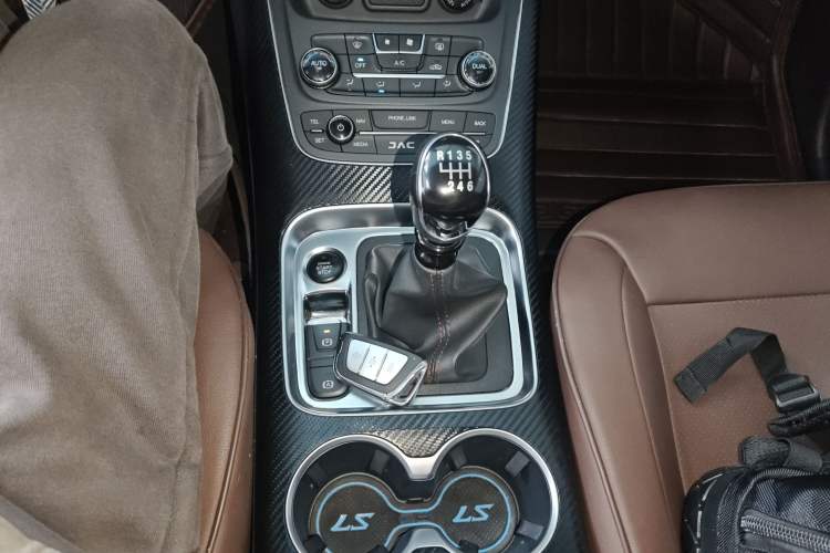 Used JAC Group Refine S7 2017 1.5T Manual Comfort Model Gear Lever