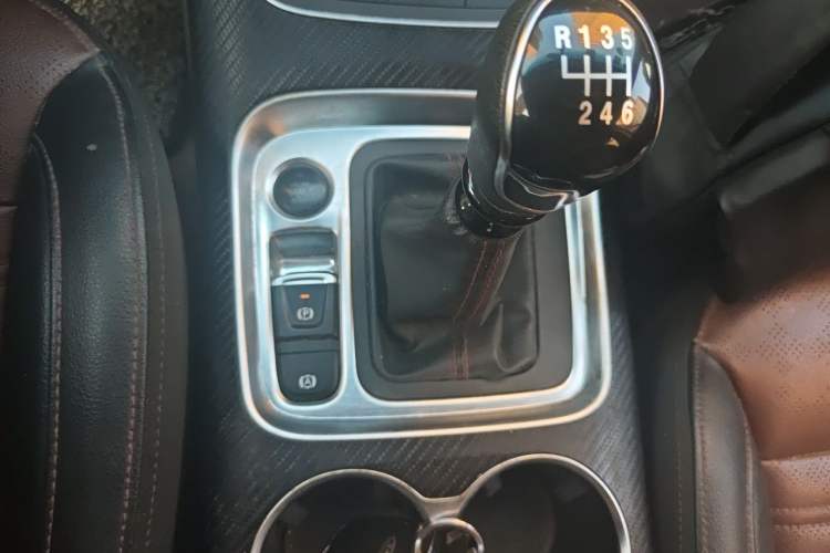 Used JAC Group Refine S7 2017 1.5T Manual Luxury Model Gear Lever