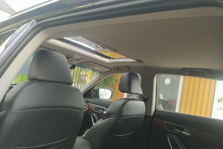 Used JAC Group Refine S7 2017 1.5T Manual Luxury Model Headliner