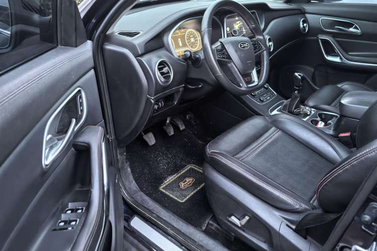 Used JAC Group Refine S7 2017 1.5T Manual Luxury Model Interior 6