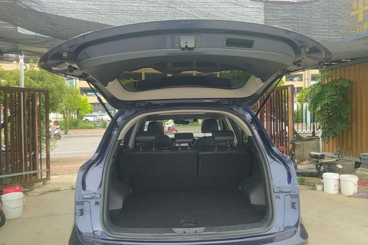 Used JAC Group Refine S7 2017 1.5T Manual Luxury Model Trunk