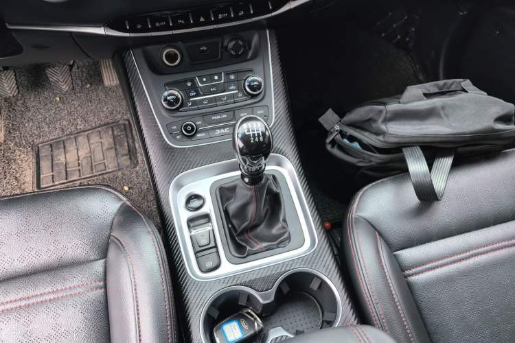 Used JAC Group Refine S7 2017 1.5T Manual Luxury Model Gear Lever