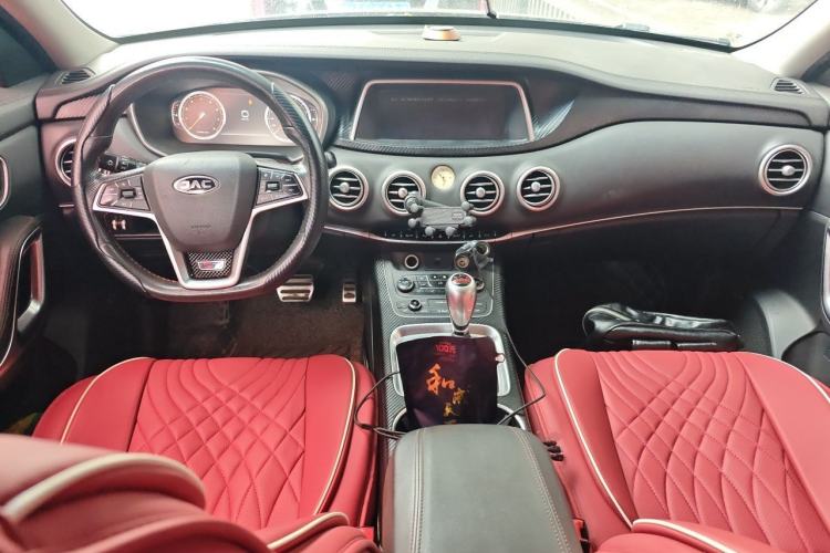 Used JAC Group Refine S7 2017 2.0T Automatic Luxury Model Center Console