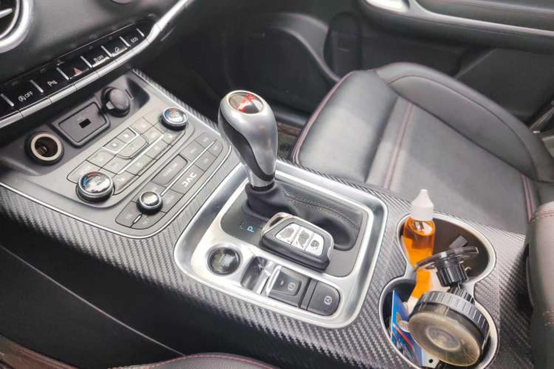 Used JAC Group Refine S7 2017 1.5T Automatic Luxury Smart Model Gear Lever