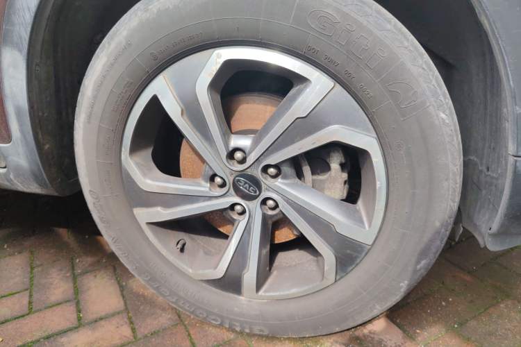 Used JAC Group Refine S7 2017 1.5T Automatic Luxury Smart Model Right Front Wheel Hub
