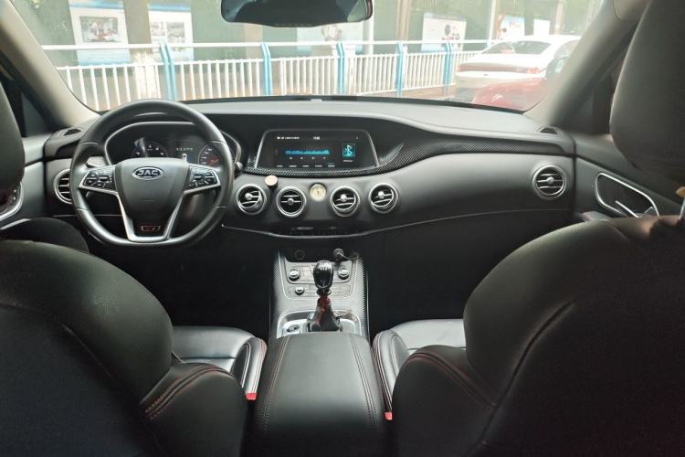 Used JAC Group Refine S7 2017 1.5T Manual Comfort Model Center Console