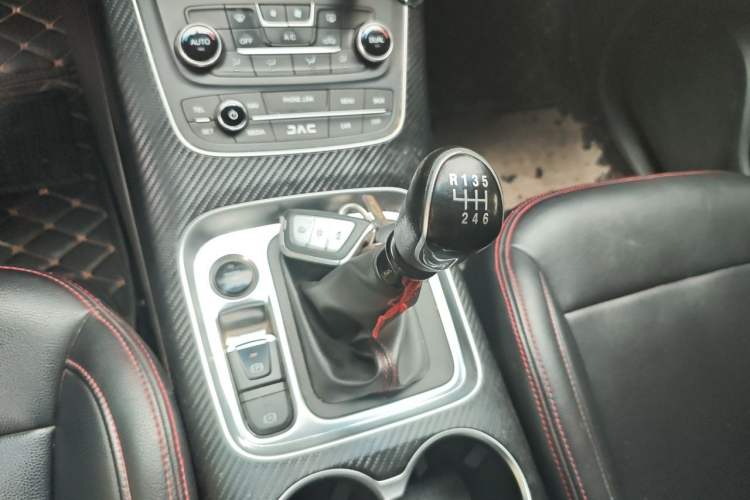 Used JAC Group Refine S7 2017 1.5T Manual Comfort Model Gear Lever