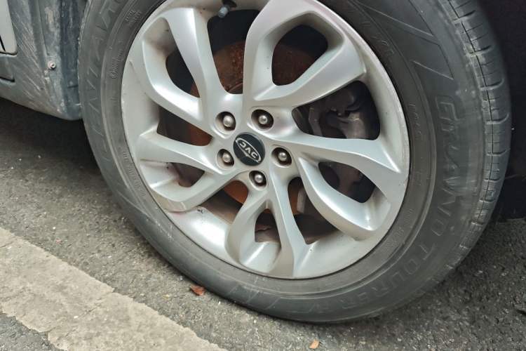 Used JAC Group Refine S7 2017 1.5T Manual Comfort Model Right Front Wheel Hub