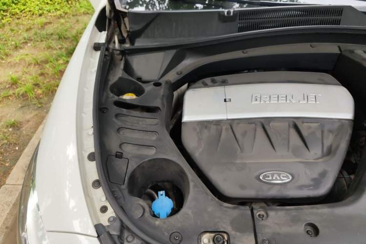 Used JAC Group Refine S7 2017 2.0T Automatic Flagship Edition Engine Bay Right
