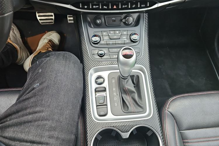 Used JAC Group Refine S7 2017 1.5T Automatic Luxury Model Gear Lever