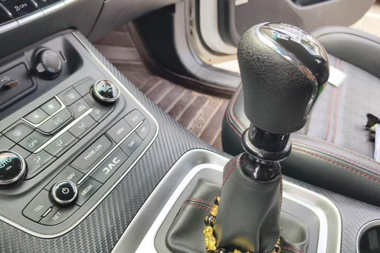 Used JAC Group Refine S7 2017 1.5T Manual Luxury Model Gear Lever
