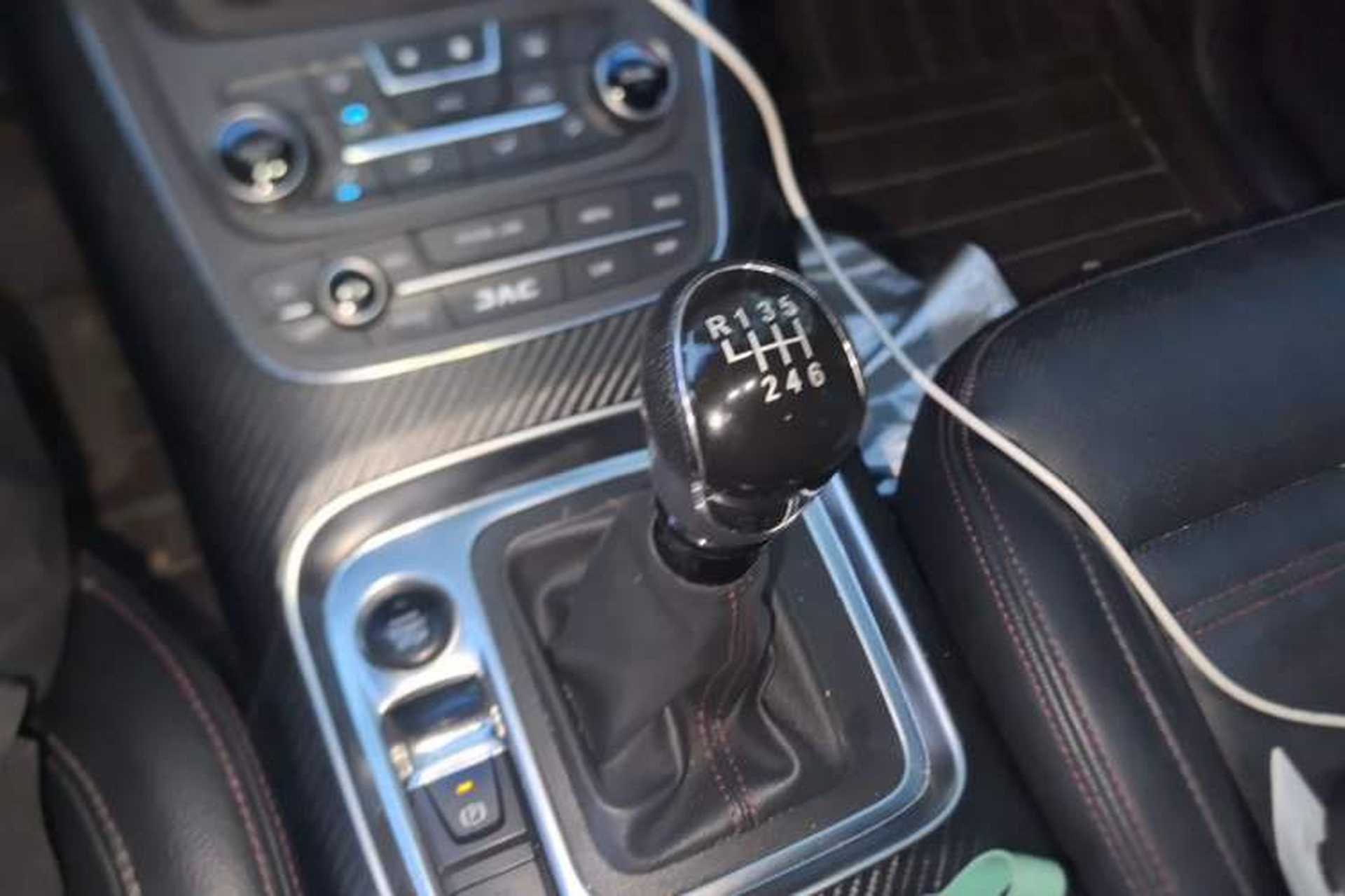 Used JAC Group Refine S7 2017 1.5T Manual Luxury Model Gear Lever