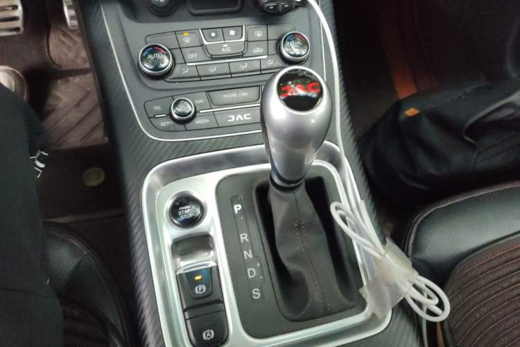 Used JAC Group Refine S7 2017 2.0T Automatic Luxury Model Gear Lever