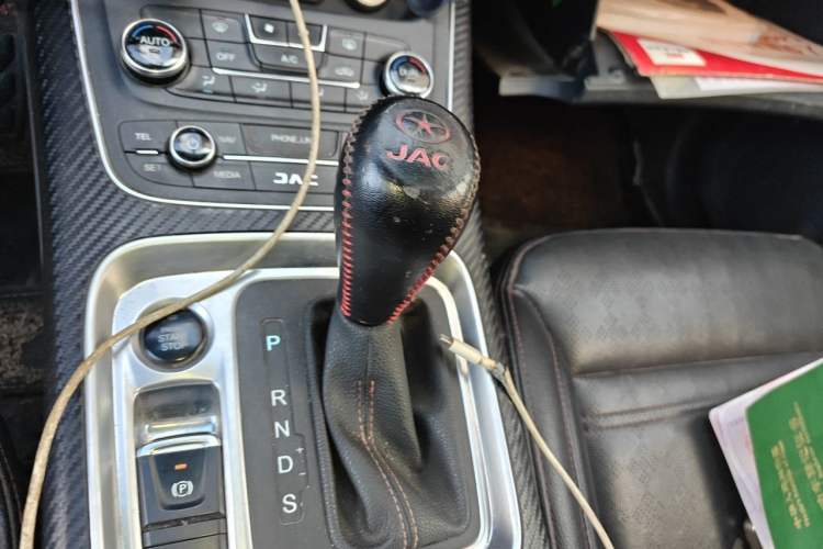 Used JAC Group Refine S7 2017 1.5T Automatic Luxury Model Gear Lever