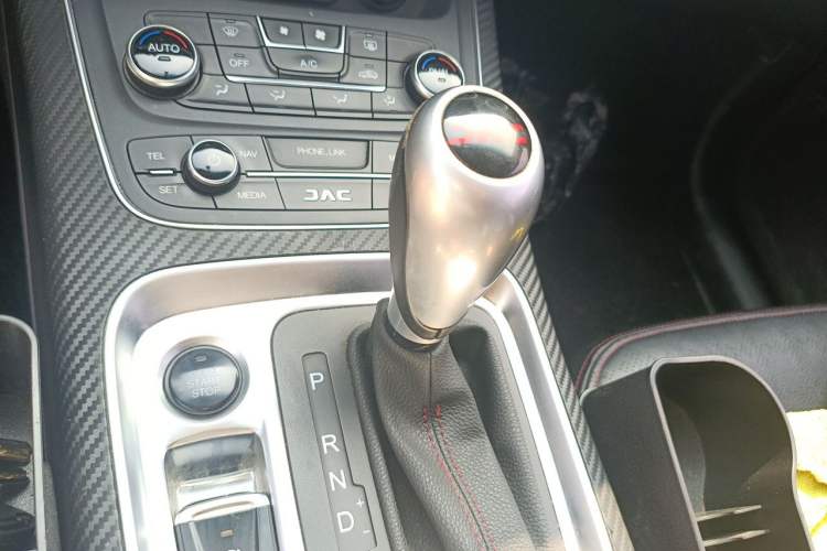 Used JAC Group Refine S7 2017 1.5T Automatic Luxury Model Gear Lever