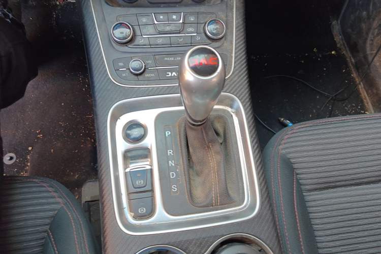 Used JAC Group Refine S7 2017 1.5T Automatic Comfort Model Gear Lever