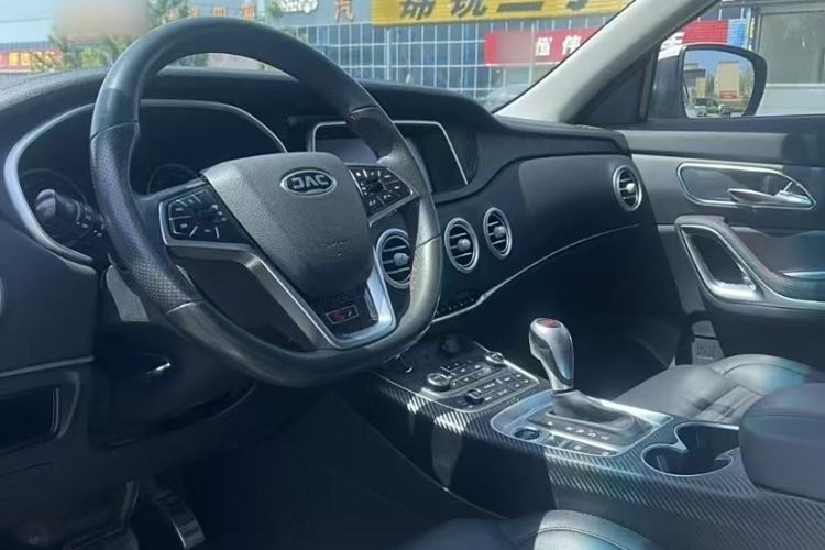 Used JAC Group Refine S7 2017 1.5T Automatic Luxury Model Interior 1