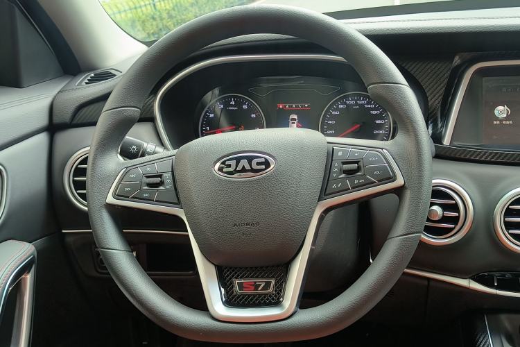 Used JAC Group Refine S7 2017 1.5T Manual Comfort Model Interior 11
