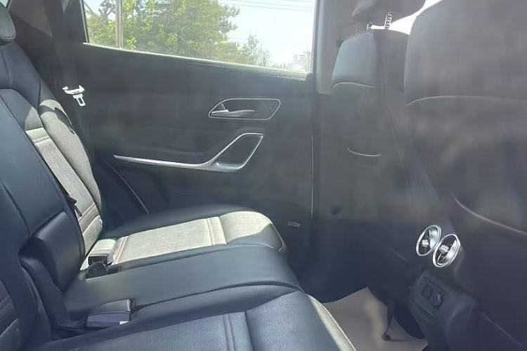 Used JAC Group Refine S7 2017 1.5T Automatic Luxury Model Interior 3