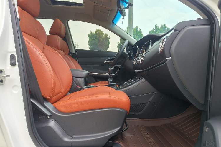 Used JAC Group Refine S7 2017 1.5T Manual Comfort Model Interior 4
