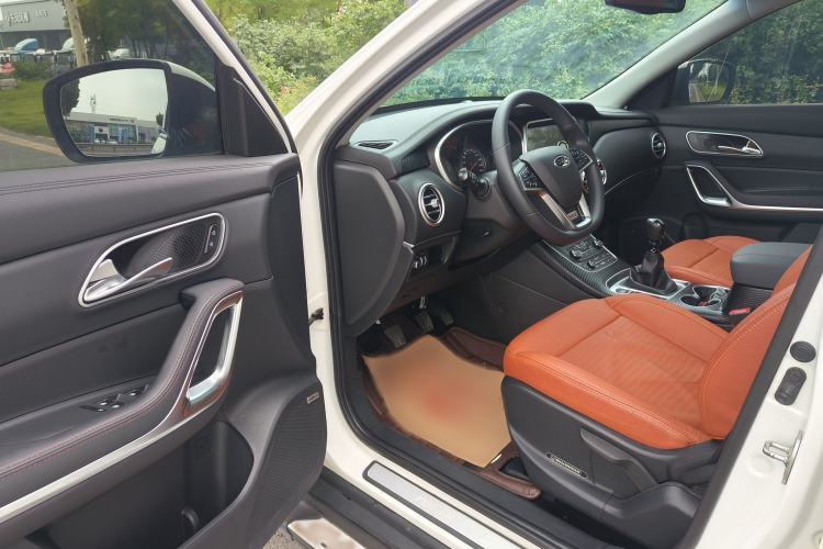 Used JAC Group Refine S7 2017 1.5T Manual Comfort Model Interior 6
