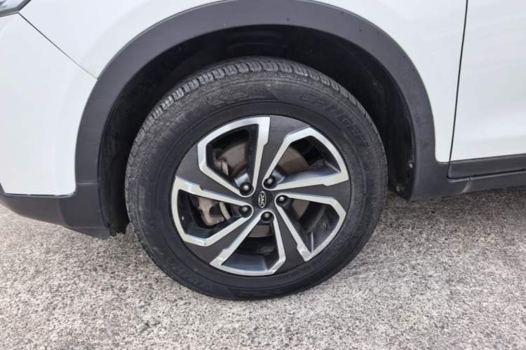 Used JAC Group Refine S7 2017 2.0T Automatic Luxury Model Left Front Wheel Hub