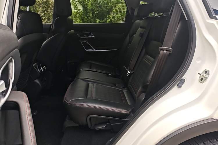 Used JAC Group Refine S7 2017 1.5T Manual Luxury Smart Model Left Rear Seat