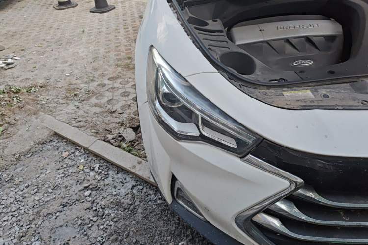 Used JAC Group Refine S7 2017 1.5T Automatic Luxury Model Right Front Headlight