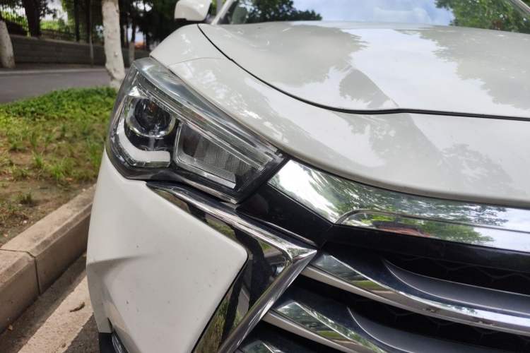 Used JAC Group Refine S7 2017 2.0T Automatic Flagship Edition Right Front Headlight